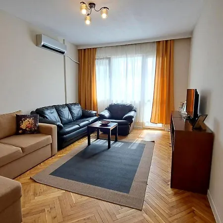 Апартамент Lidda In Residential Area